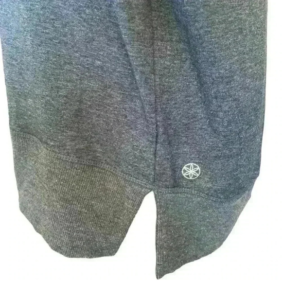 GAIAM blue hi lo hamsa 🪬 design long sleeve top yoga sweatshirt L - Picture 5 of 11